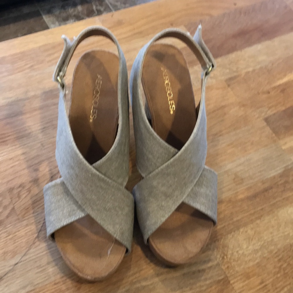 Wedge sandals